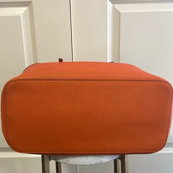 MICHAEL KORS Jet Set Large Travel E/W Tote - Picture 11 of 16